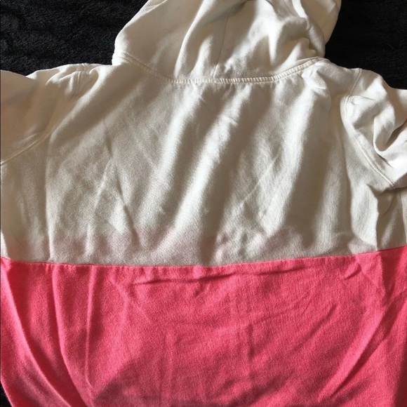 Victoria pink jacket size medium - Picture 3 of 3